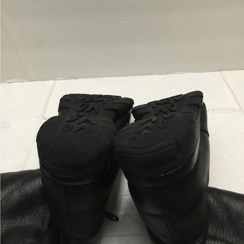 TOE WARMERS Black Leather Mid-Calf Boots